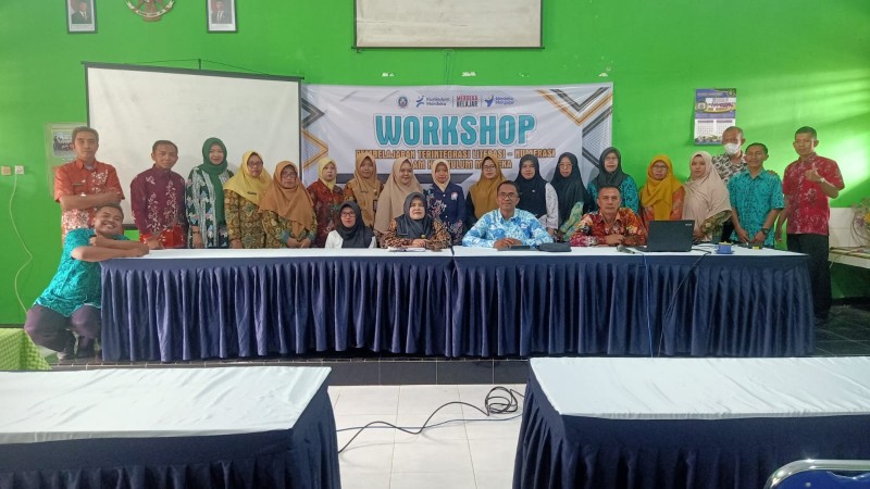 WORKSHOP PENGEMBANGAN LITERASI DAN NUMERASI SMP NEGERI 1 SUMBERWRINGIN